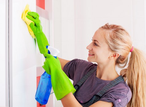 Professional hard floor cleaning for a busy Finsbury Park home entrance