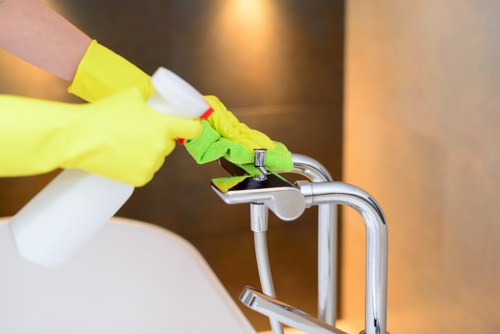 Professional patio cleaning for Finsburypark homes and courtyards